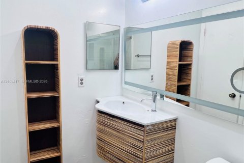 Снять в аренду кондоминиум в Майами, Флорида 3 спальни, 125.51м2, № 2407169 - фото 4
