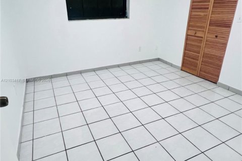 Снять в аренду кондоминиум в Майами, Флорида 3 спальни, 125.51м2, № 2407169 - фото 12