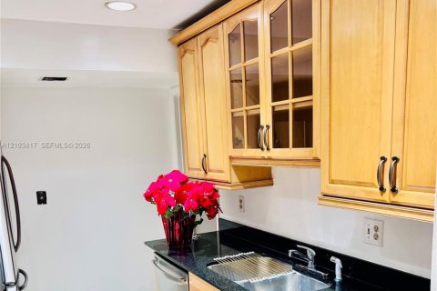 Снять в аренду кондоминиум в Майами, Флорида 3 спальни, 125.51м2, № 2407169 - фото 7