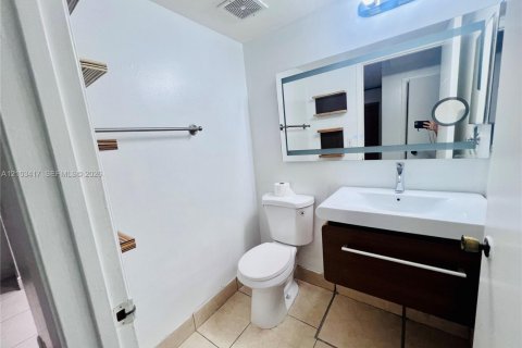 Снять в аренду кондоминиум в Майами, Флорида 3 спальни, 125.51м2, № 2407169 - фото 6