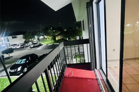 Снять в аренду кондоминиум в Майами, Флорида 3 спальни, 125.51м2, № 2407169 - фото 8