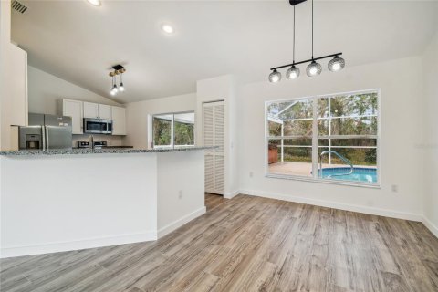 House in Homosassa, Florida 3 bedrooms, 127.83 sq.m. № 2233832 - photo 14