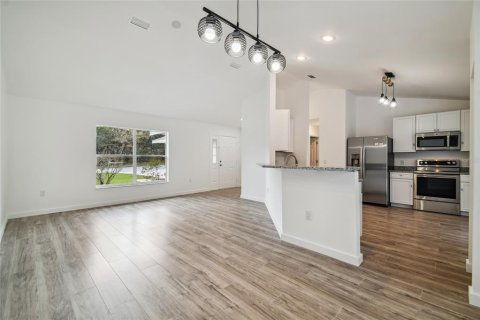 House in Homosassa, Florida 3 bedrooms, 127.83 sq.m. № 2233832 - photo 16