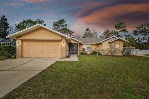 House in Homosassa, Florida 3 bedrooms, 127.83 sq.m. № 2233832
