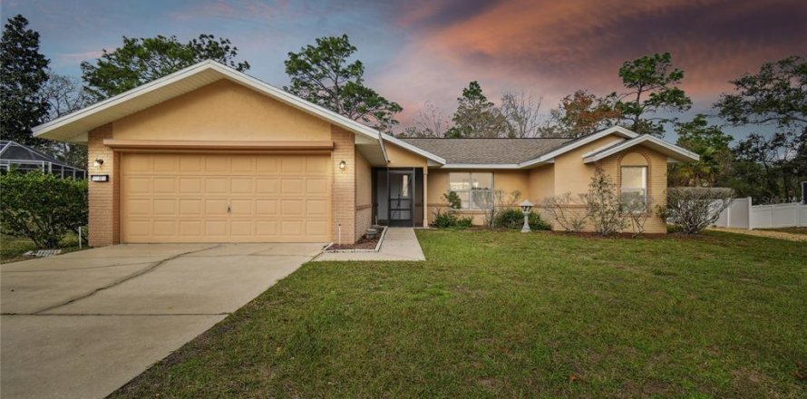 House in Homosassa, Florida 3 bedrooms, 127.83 sq.m. № 2233832
