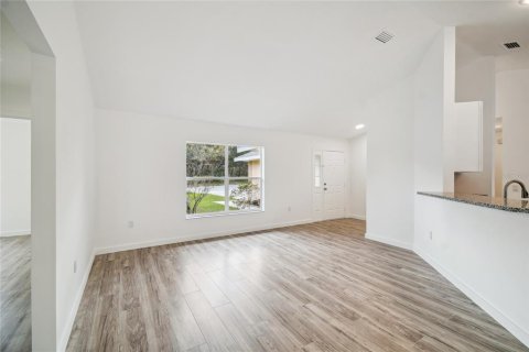 House in Homosassa, Florida 3 bedrooms, 127.83 sq.m. № 2233832 - photo 12