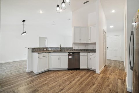 House in Homosassa, Florida 3 bedrooms, 127.83 sq.m. № 2233832 - photo 25