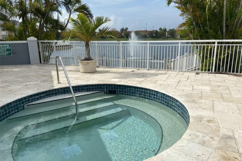 Condo in Cutler Bay, Florida, 1 bedroom  № 2183357 - photo 12