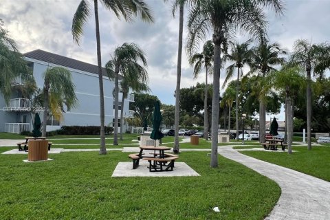 Condo in Cutler Bay, Florida, 1 bedroom  № 2183357 - photo 20