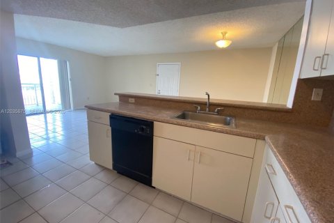 Condo in Cutler Bay, Florida, 1 bedroom  № 2183357 - photo 4