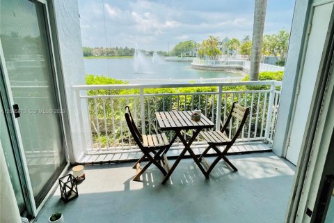 Condo in Cutler Bay, Florida, 1 bedroom № 2183357