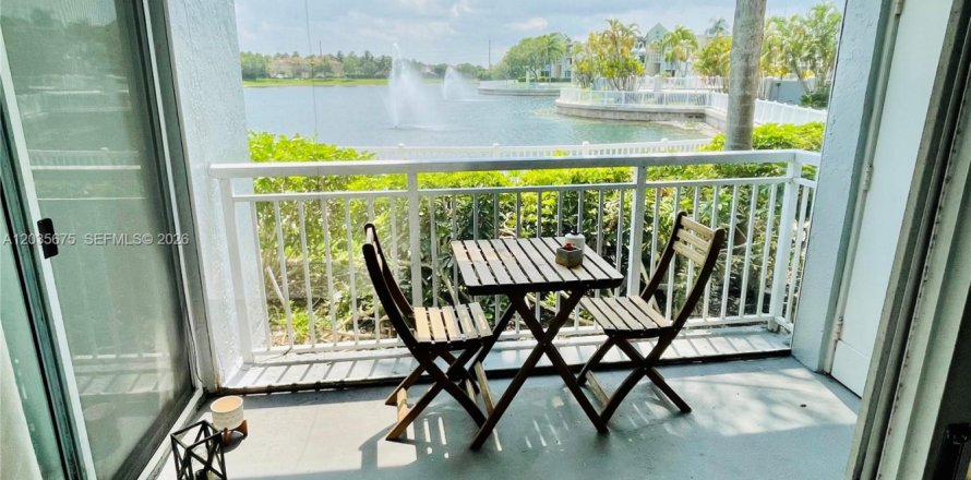 Condo in Cutler Bay, Florida, 1 bedroom  № 2183357
