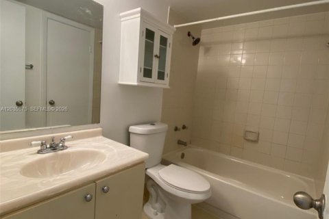 Condo in Cutler Bay, Florida, 1 bedroom  № 2183357 - photo 10