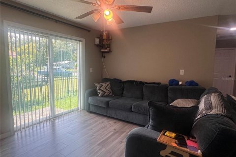 House in Sanford, Florida 4 bedrooms, 132.39 sq.m. № 2224495 - photo 11