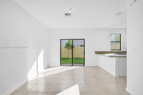 Touwnhouse à louer à Homestead, Floride: 3 chambres, 133.97 m2 № 2085285 - photo 12
