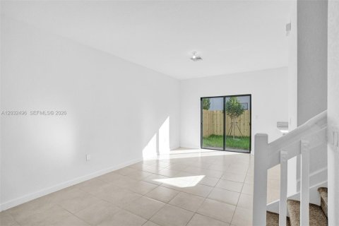 Touwnhouse à louer à Homestead, Floride: 3 chambres, 133.97 m2 № 2085285 - photo 11