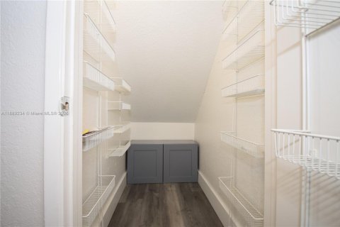 Condo in Pompano Beach, Florida, 1 bedroom  № 1941279 - photo 16