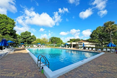 Condo in Pompano Beach, Florida, 1 bedroom  № 1941279 - photo 17