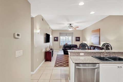 Condo in Bradenton, Florida, 2 bedrooms  № 1574878 - photo 11
