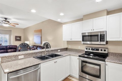 Condo in Bradenton, Florida, 2 bedrooms  № 1574878 - photo 10