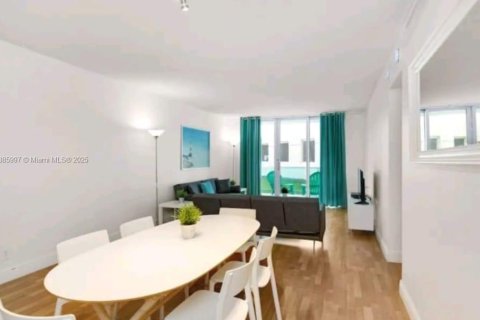 Condo in Hollywood, Florida, 1 bedroom  № 1933937 - photo 21