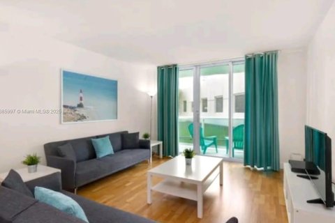 Condo in Hollywood, Florida, 1 bedroom  № 1933937 - photo 4