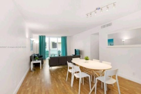 Condo in Hollywood, Florida, 1 bedroom  № 1933937 - photo 22