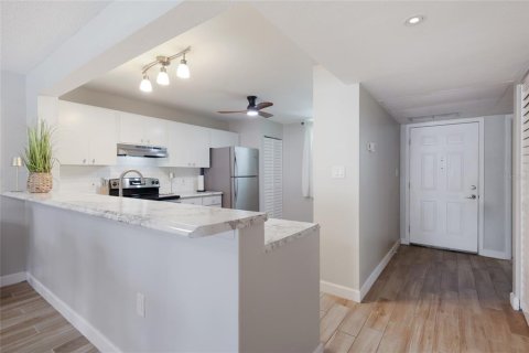 Condo in Bradenton, Florida, 2 bedrooms  № 2379822 - photo 6