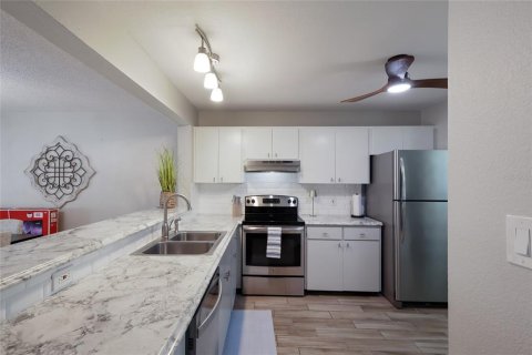Condo in Bradenton, Florida, 2 bedrooms  № 2379822 - photo 7
