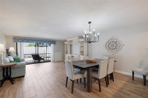 Condo in Bradenton, Florida, 2 bedrooms  № 2379822 - photo 12