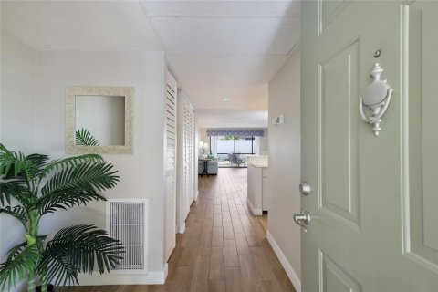 Condo in Bradenton, Florida, 2 bedrooms  № 2379822 - photo 5