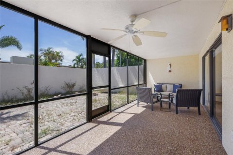 Condo in Bradenton, Florida, 2 bedrooms  № 2379822 - photo 25