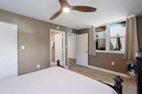 Condo in Bradenton, Florida, 2 bedrooms  № 2379822 - photo 23