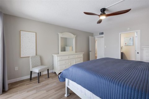 Condo in Bradenton, Florida, 2 bedrooms  № 2379822 - photo 18
