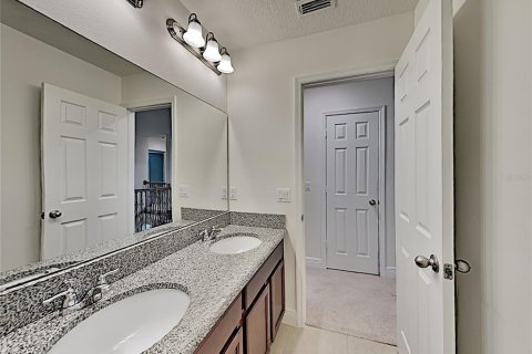 House in Windermere, Florida 5 bedrooms, 277.68 sq.m. № 2219686 - photo 22