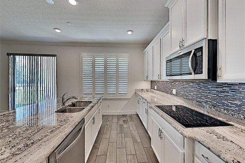 House in Windermere, Florida 5 bedrooms, 277.68 sq.m. № 2219686 - photo 6