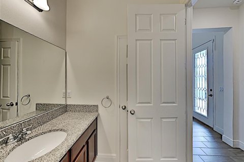 House in Windermere, Florida 5 bedrooms, 277.68 sq.m. № 2219686 - photo 20