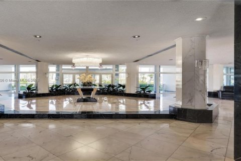 Condo in Miami Beach, Florida, 1 bedroom № 1973268 - photo 8