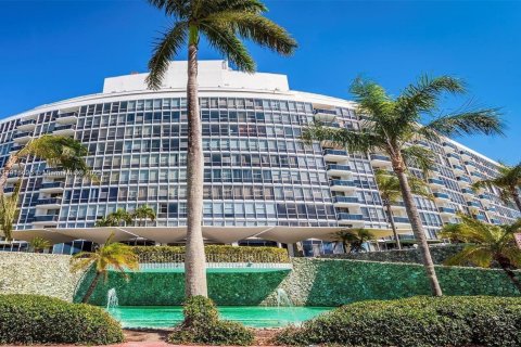 Condo in Miami Beach, Florida, 1 bedroom № 1973268 - photo 3