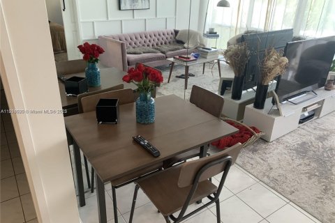 Condo in Miami Beach, Florida, 1 bedroom № 1973268 - photo 22