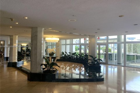 Condo in Miami Beach, Florida, 1 bedroom № 1973268 - photo 11