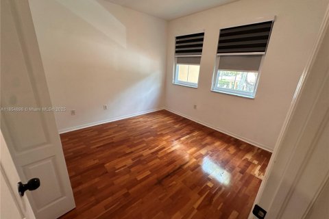 Touwnhouse à vendre à Miami, Floride: 3 chambres, 146.69 m2 № 1890100 - photo 26