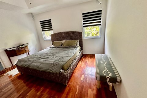 Touwnhouse à vendre à Miami, Floride: 3 chambres, 146.69 m2 № 1890100 - photo 19