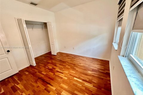 Touwnhouse à vendre à Miami, Floride: 3 chambres, 146.69 m2 № 1890100 - photo 25