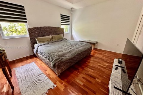 Touwnhouse à vendre à Miami, Floride: 3 chambres, 146.69 m2 № 1890100 - photo 18