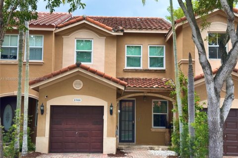 Touwnhouse à vendre à Miami, Floride: 3 chambres, 146.69 m2 № 1890100 - photo 2
