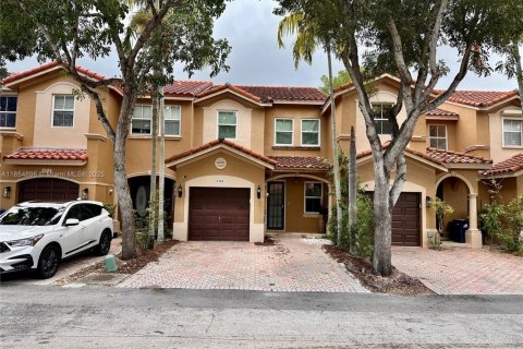 Touwnhouse à vendre à Miami, Floride: 3 chambres, 146.69 m2 № 1890100 - photo 3