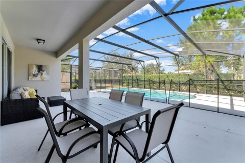 House in Davenport, Florida 6 bedrooms, 292.55 sq.m. № 2220784 - photo 29