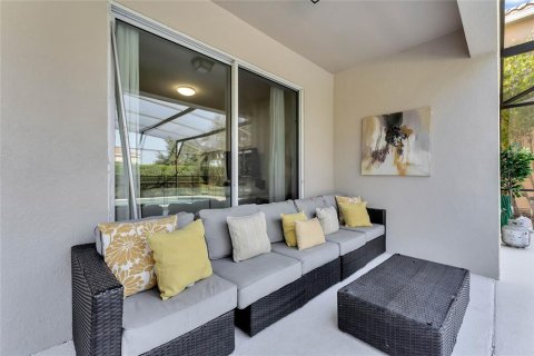 House in Davenport, Florida 6 bedrooms, 292.55 sq.m. № 2220784 - photo 30