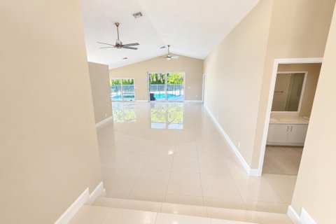 Villa ou maison à louer à Boca Raton, Floride: 3 chambres, 182.37 m2 № 2397783 - photo 9
